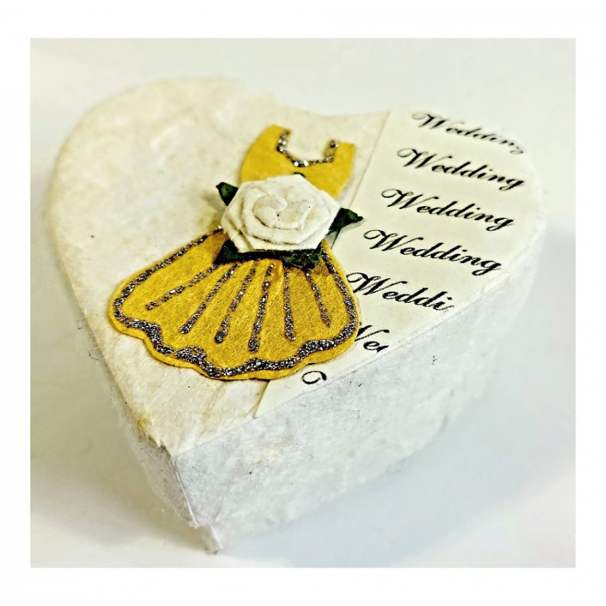 Krabička z ručného papiera svadobná srdce šaty